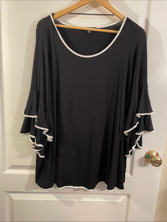 Cable & Gauge Tops - Cable & Gauge Black Tunic with White Trim and Ruffle Sleeves II